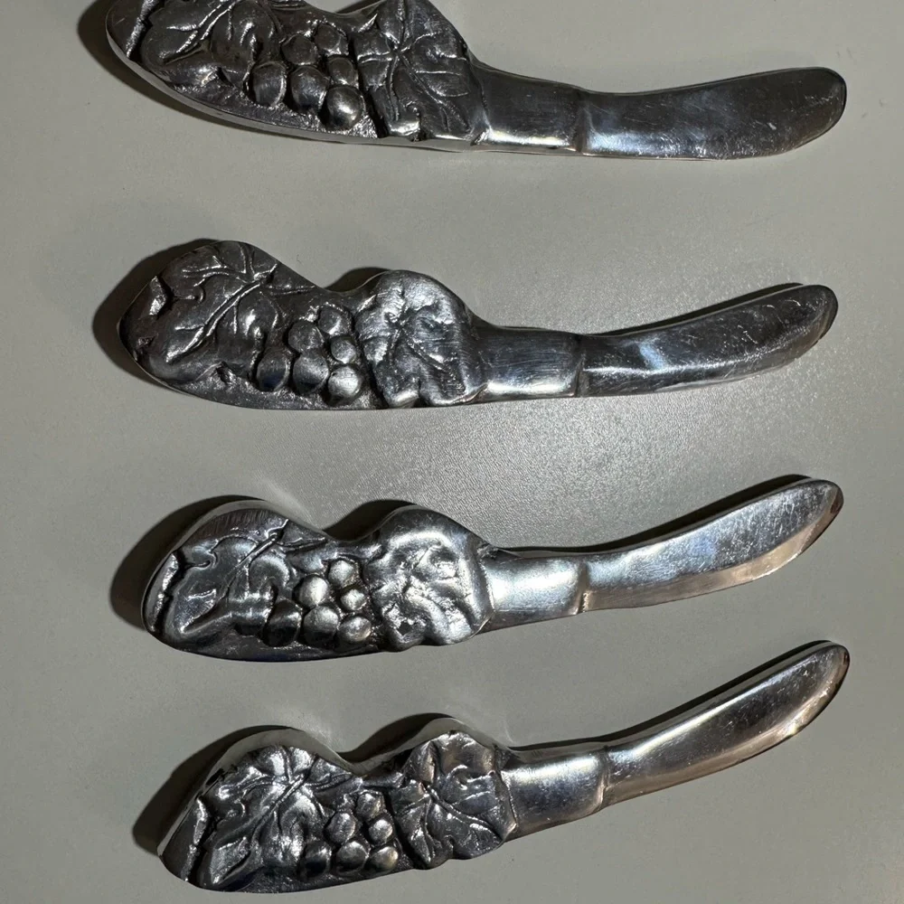 Silver Leaf Design Butter Spreaders. VTG